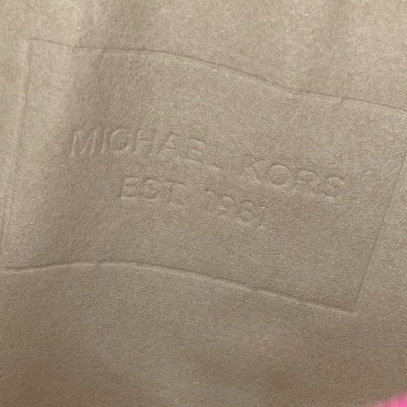 MICHAEL Michael Kors IPad/Tablet/Mini Laptop Neoprene Pink Crossbody Bag - Picture 14 of 15